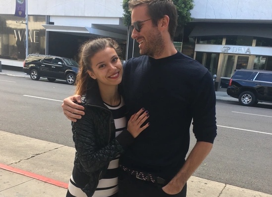 Актриса оторва сталкер кто такая та самая Эффи которая публично раскрыла темную сторону Арми Хаммера